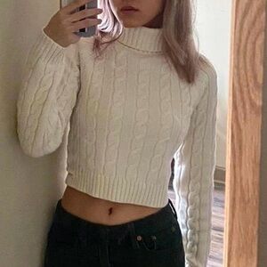 Aritzia Jones white  knit cropped sweater size xs
